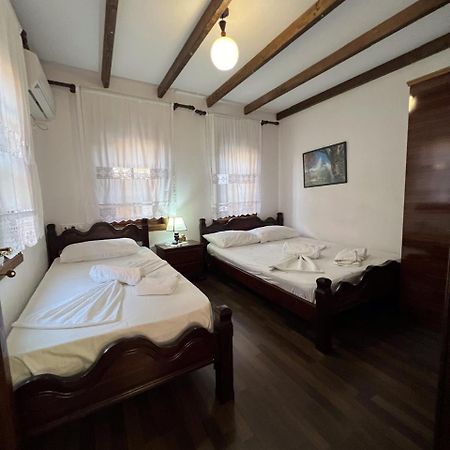 Pjetri House Hotel Berat Ngoại thất bức ảnh