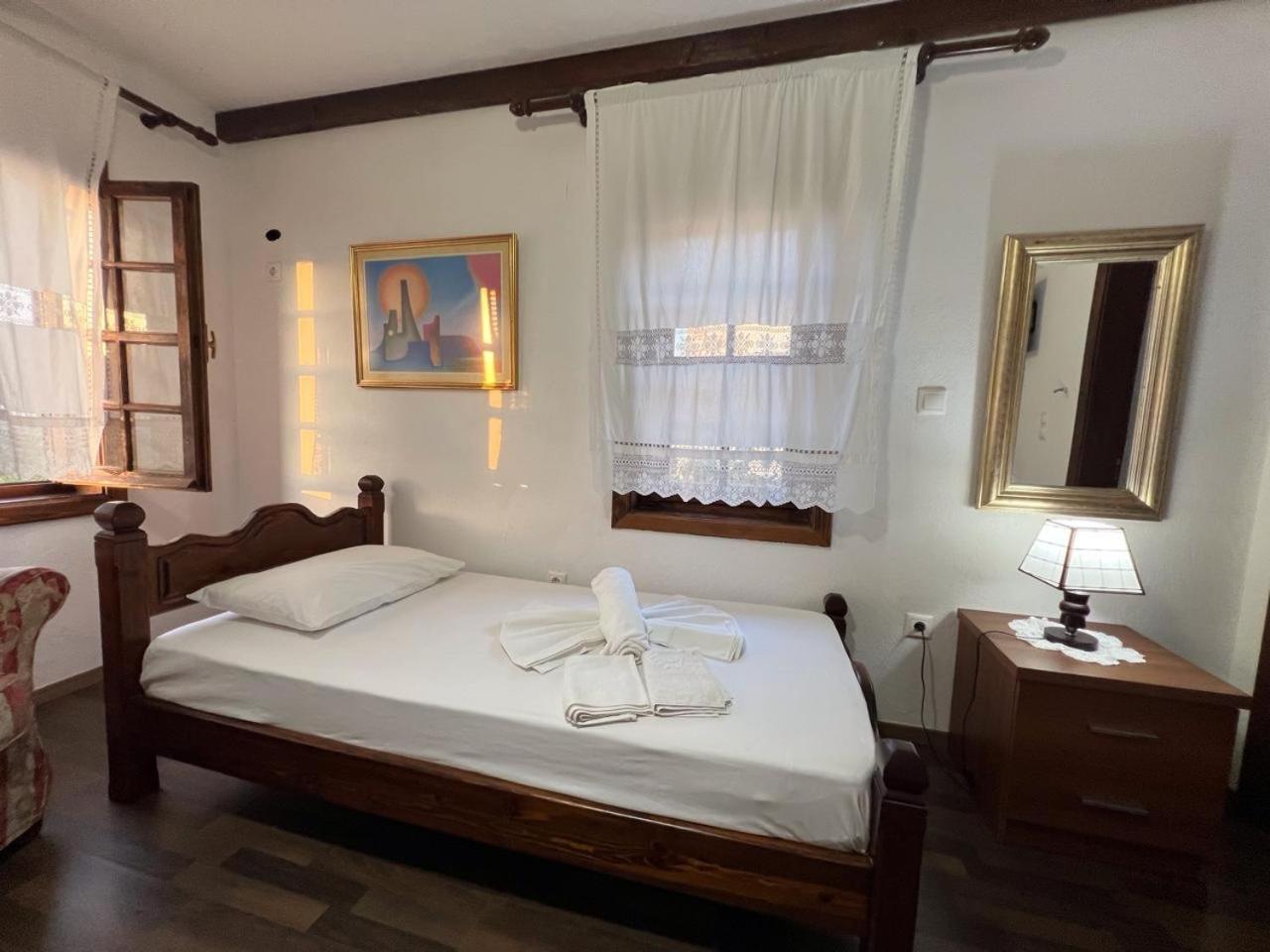 Pjetri House Hotel Berat Ngoại thất bức ảnh